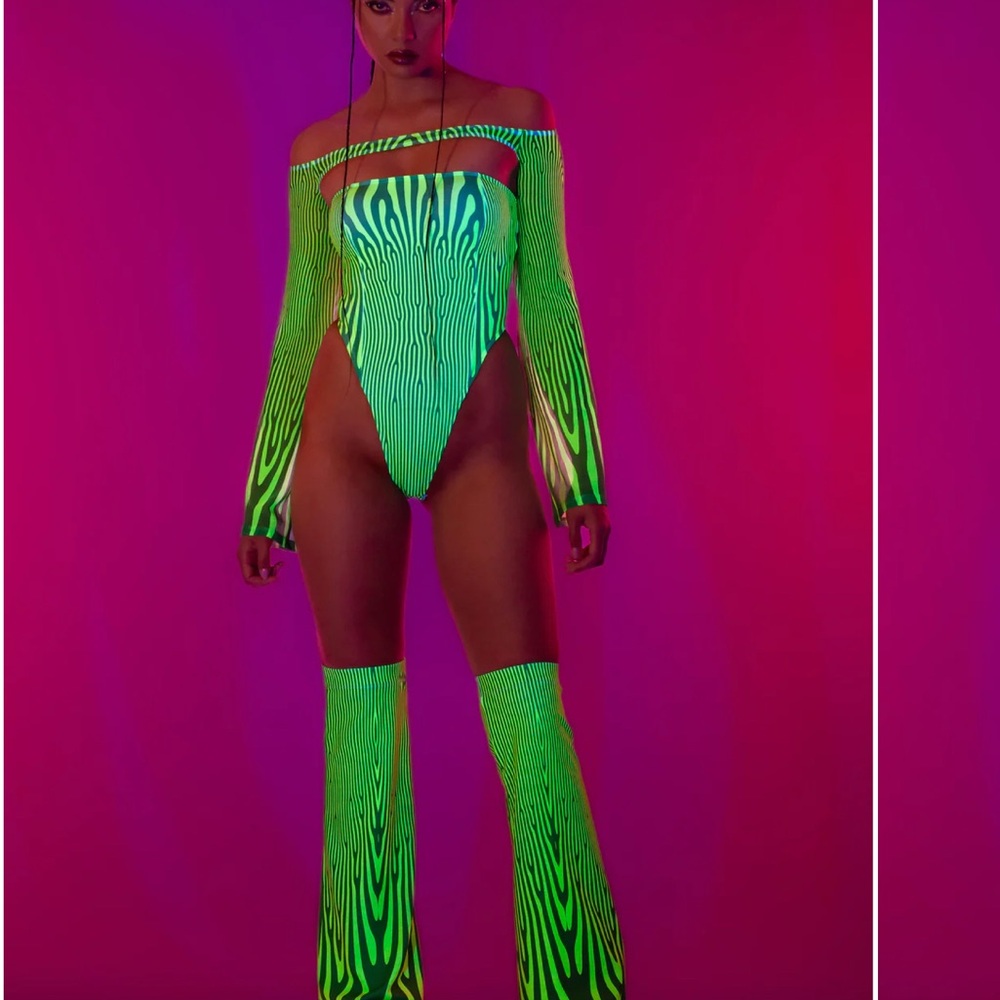NEON/UV Electrique 3-Piece Set Green Striped Off-Shoulder Bodysuit - Picture 3 of 3
